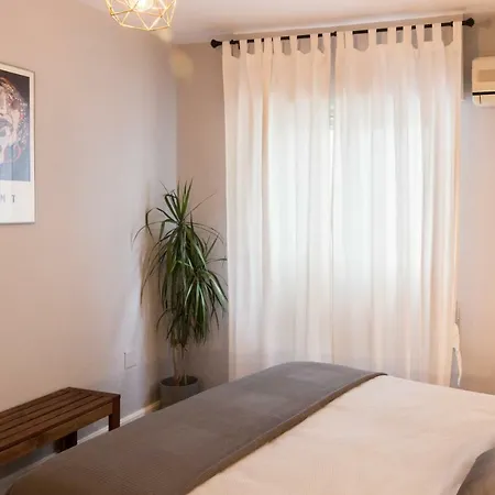 Apto. San Bernardo La Buhaira Seville